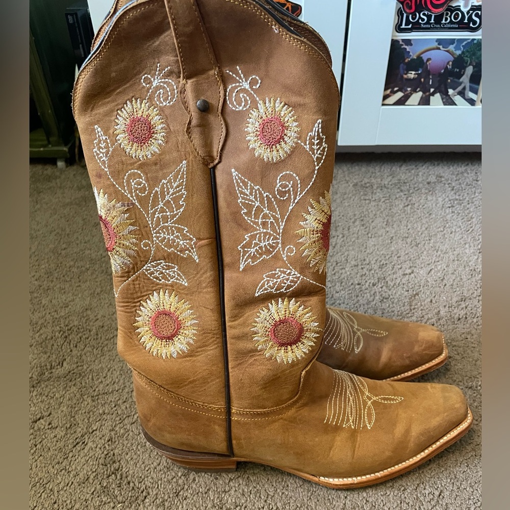 Sunflower cowgirl boots